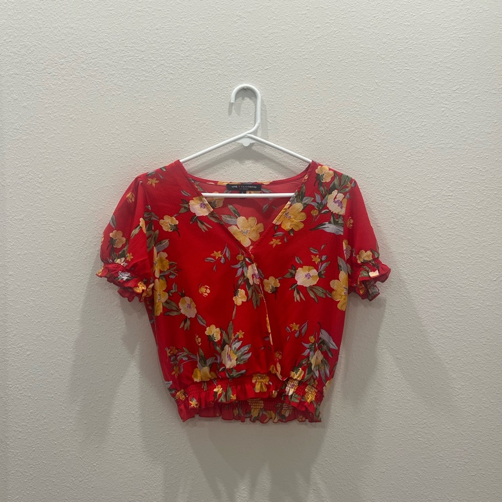 One Clothing Red Ruffled Crop Blouse Size Large